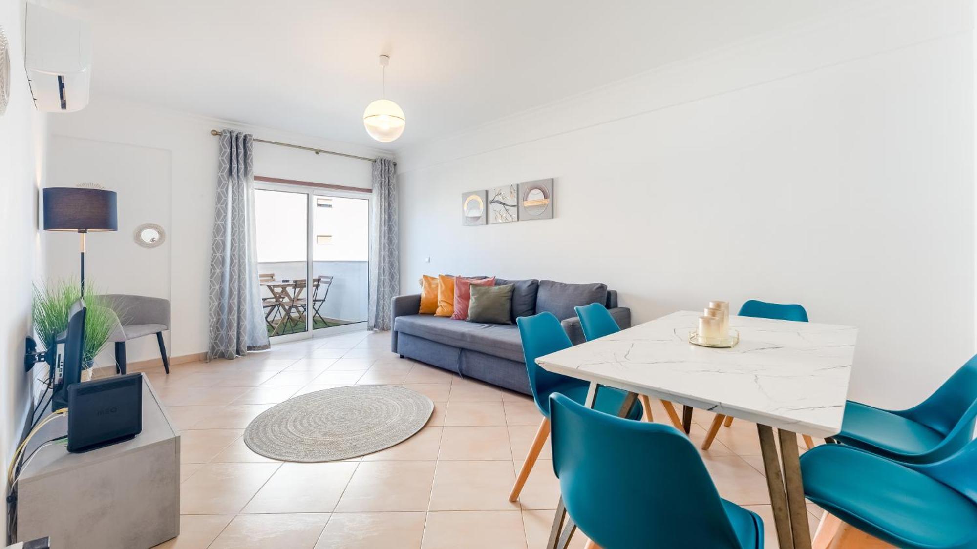 Apartment Sunny Retreat With Pool And Balcony By Lovelystay Albufeira