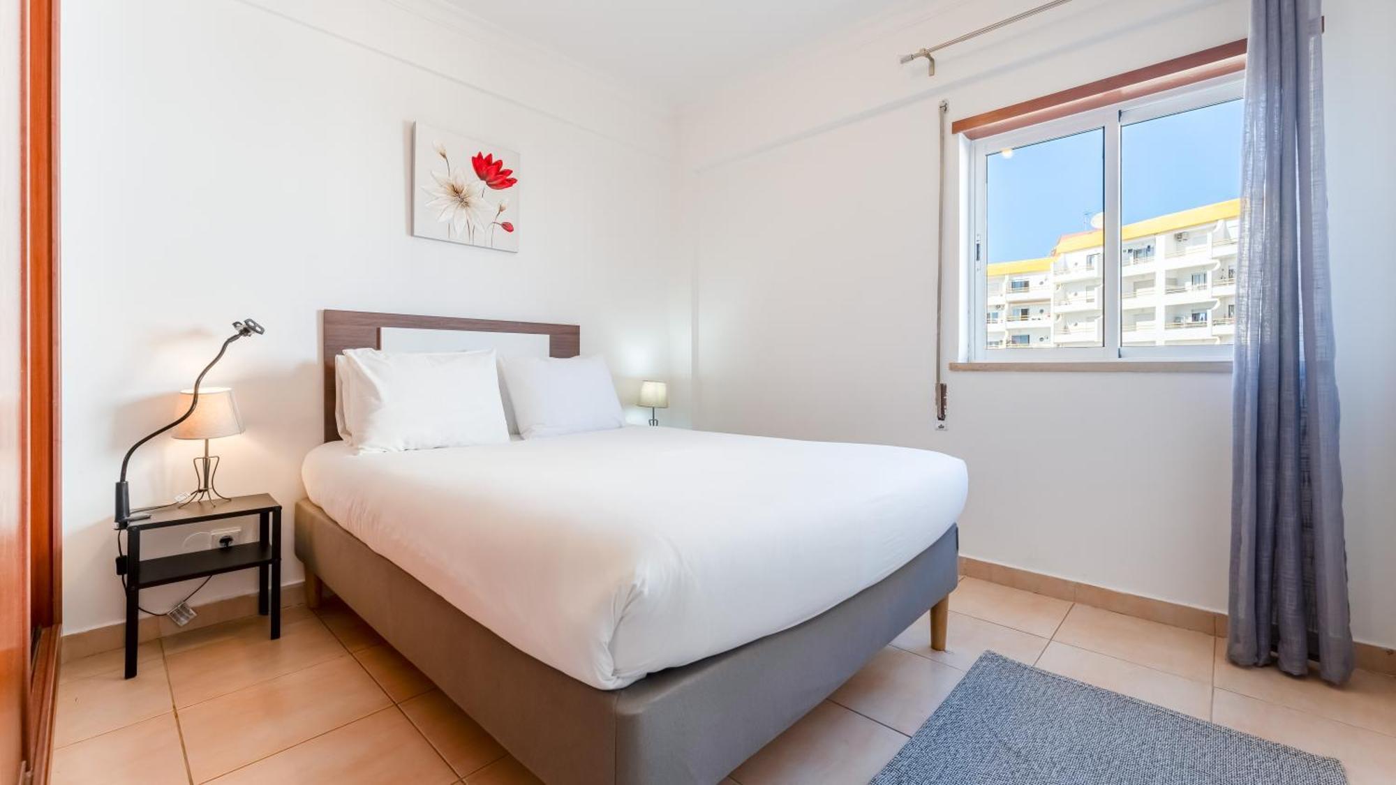 Sunny Retreat With Pool And Balcony By Lovelystay Albufeira