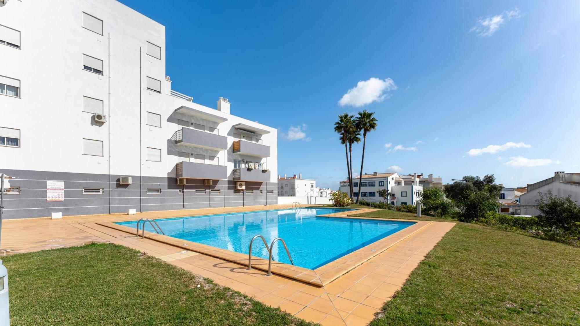 Sunny Retreat With Pool And Balcony By Lovelystay