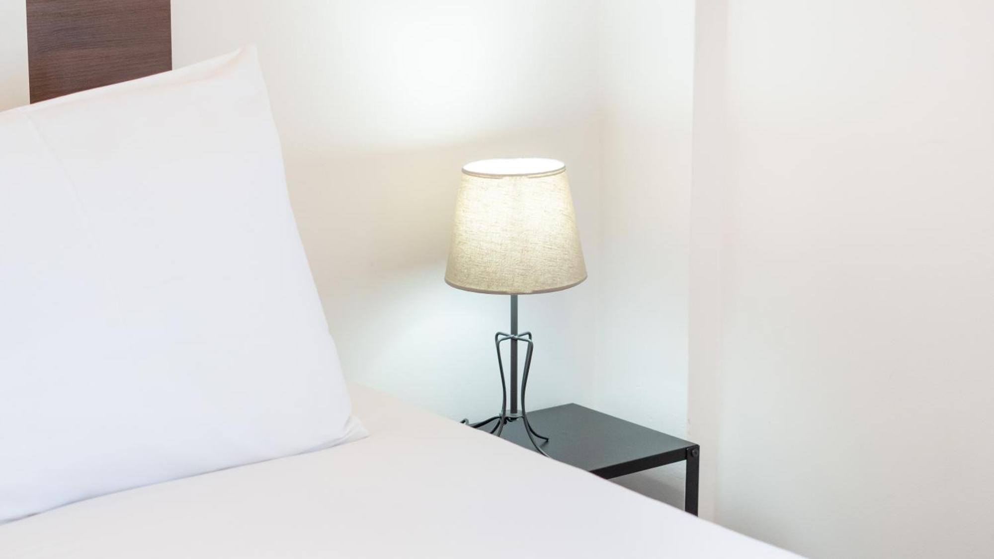 Apartamento Sunny Retreat With Pool And Balcony By Lovelystay *